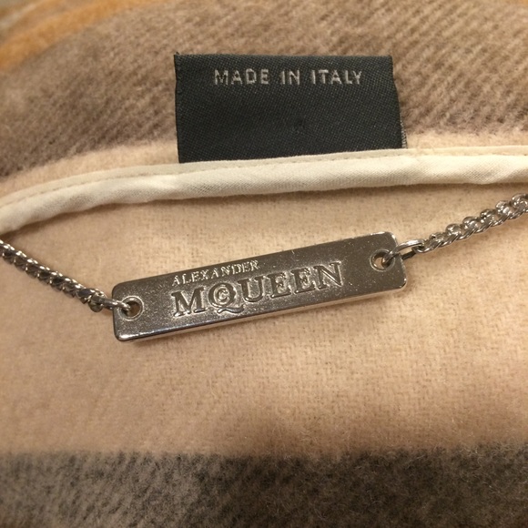 Alexander McQueen coat shrug ASO Jessica - Picture 5 of 5